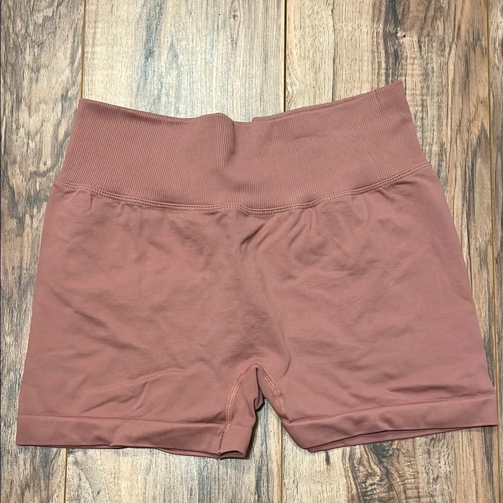Women's High-Waisted Shorts - Pink